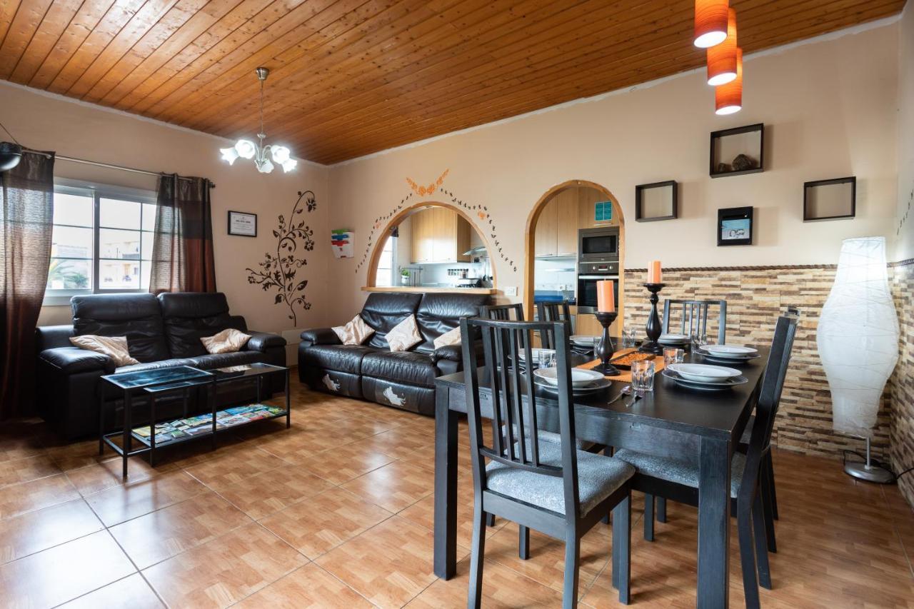Villa Blanca Tenerife - Private Rooms - Terrace And Bbq, 5 Minutes From The Beach And Airport San Isidro  Exterior photo