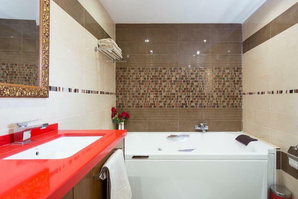Villa Blanca Tenerife - Private Rooms - Terrace And Bbq, 5 Minutes From The Beach And Airport San Isidro  Exterior photo