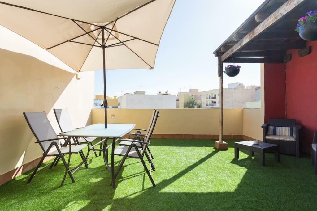 Villa Blanca Tenerife - Private Rooms - Terrace And Bbq, 5 Minutes From The Beach And Airport San Isidro  Exterior photo