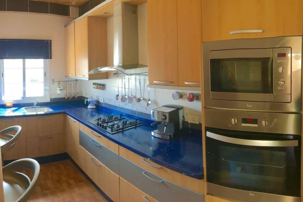 Villa Blanca Tenerife - Private Rooms - Terrace And Bbq, 5 Minutes From The Beach And Airport San Isidro  Exterior photo